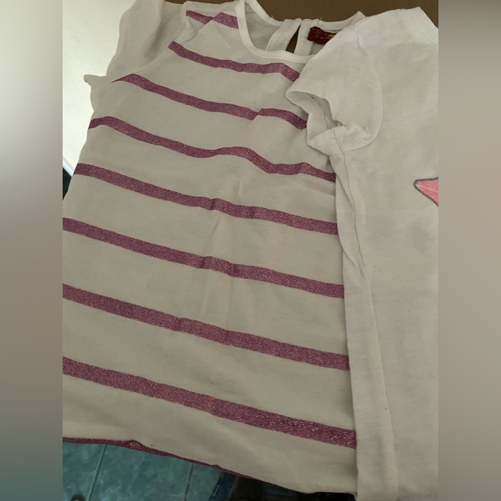 Two cute shirts - Picture 2 of 3